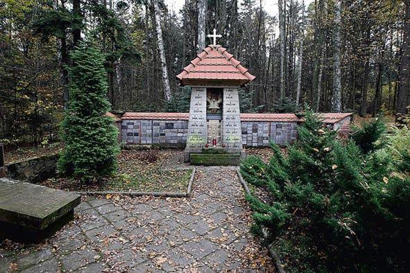 Stajnia Pod Debem Panzió Starachowice Kültér fotó